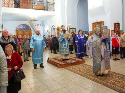АРХИЕРЕЙСКОЕ БОГОСЛУЖЕНИЕ В ПРЕСТОЛЬНЫЙ ПРАЗДНИК ХРАМА ПОКРОВА ПРЕСВЯТОЙ БОГОРОДИЦЫ