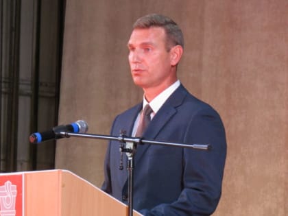 Денис Меньшиков принес присягу вновь избранного главы Новотроицка