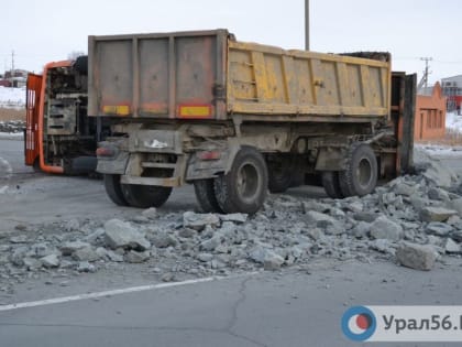 Житель Оренбурга пытался на КамАзе отца сдать металлолом, чтобы купить алкоголь, но попал в аварию