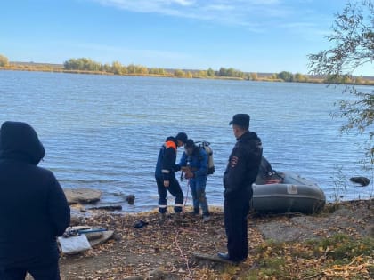 Водолазы не смогли найти тело утонувшего в Оренбуржье мужчины