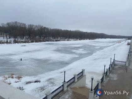 За 10 дней до Нового года в Оренбурге вскрылся Урал