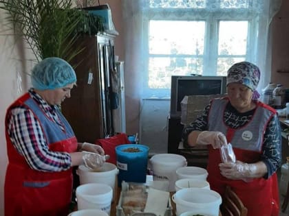 Сельчанки Бугурусланского района приготовили для бойцов СВО более 300 порций супа харчо