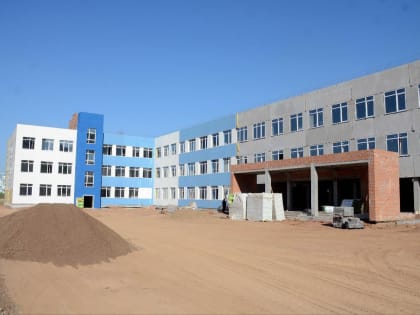 На строительство школы по улице Рокоссовского направят дополнительные бригады