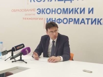 Глава Минобра Оренбуржья Пахомов против повышения зарплат учителям