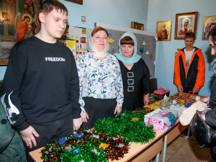 БОГОСЛУЖЕНИЕ В ПОКРОВСКОМ ХРАМЕ БЫВШЕГО ЖЕНСКОГО МОНАСТЫРЯ В ПРАЗДНИК РОЖДЕСТВА ХРИСТОВА