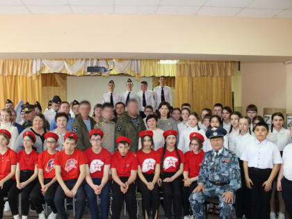 Сорочинские школьники встретились с участниками СВО