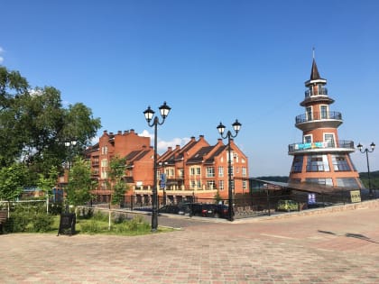 При ремонте спуска к Уралу в сквере Петра Великого будет использован мансуровский гранит