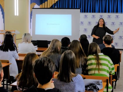 Встреча студентов—волонтеров с руководителем Волонтерского центра города Оренбурга