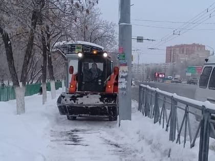 За сутки с улиц Оренбурга вывезено около 10 тысяч кубометров снега