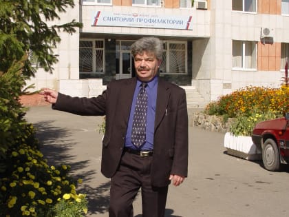 Сотни орчан обязаны доктору Бучману своим появлением на свет