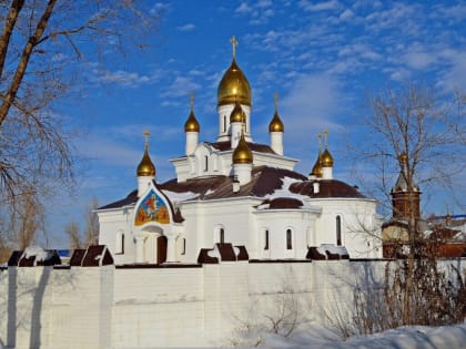 ЕПИСКОП ОРСКИЙ И ГАЙСКИЙ ИРИНЕЙ ВОЗГЛАВИЛ БОГОСЛУЖЕНИЕ В СВЯТО-ГЕОРГИЕВСКОМ КАФЕДРАЛЬНОМ СОБОРЕ ОРСКА