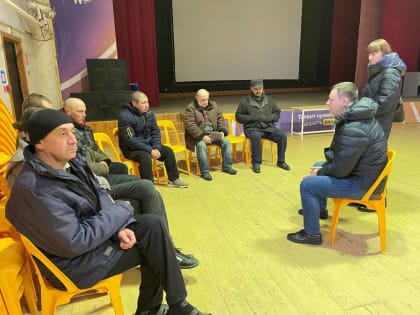 Мэр Бузулука побывал в зоне СВО и встретился с беженцами из Херсона