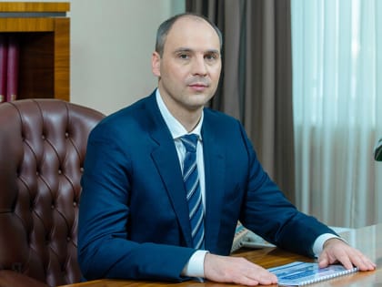 Поздравление Дениса Паслера с Днем работников бытового обслуживания населения и жилищно-коммунального хозяйства