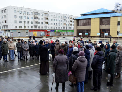 В ЯСНОМ ПРОДОЛЖАЮТСЯ МОЛИТВЫ О МИРЕ ВО ВСЁМ МИРЕ И О ЗАЩИТНИКАХ ОТЕЧЕСТВА