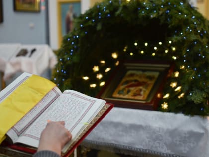 ВОСПИТАННИКИ ТЕАТРА-СТУДИИ «КРЫЛЬЯ» ПОЗДРАВИЛИ ДУХОВЕНСТВО И ПРИХОЖАН ПАНТЕЛЕИМОНОВСКОГО ХРАМА ОРСКА С ПРАЗДНИКОМ РОЖДЕСТВА ХРИСТОВА