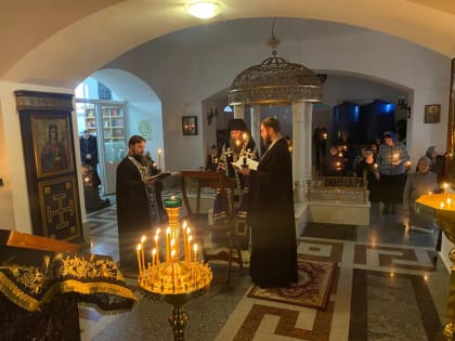 ЕПИСКОП ОРСКИЙ И ГАЙСКИЙ ИРИНЕЙ ВОЗГЛАВИЛ ПОВЕЧЕРИЕ С ЧТЕНИЕМ ВЕЛИКОГО КАНОНА ПРП. АНДРЕЯ КРИТСКОГО В СРЕДУ ПЕРВОЙ СЕДМИЦЫ ВЕЛИКОГО ПОСТА В ИОАННО-КРОНШТАДТСКОМ КАФЕДРАЛЬНОМ СОБОРЕ