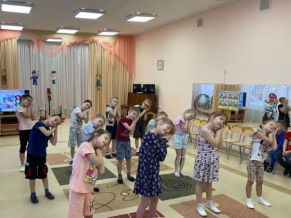 Сотрудники Госавтоинспекции Оренбургской области провели мероприятие по безопасности дорожного движения «Правила дорожные детям знать положено!»