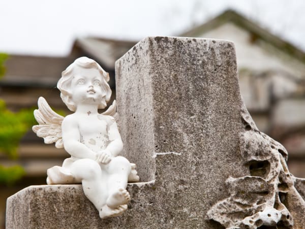 Памятники на могилах и их роль в сохранении коллективной памяти