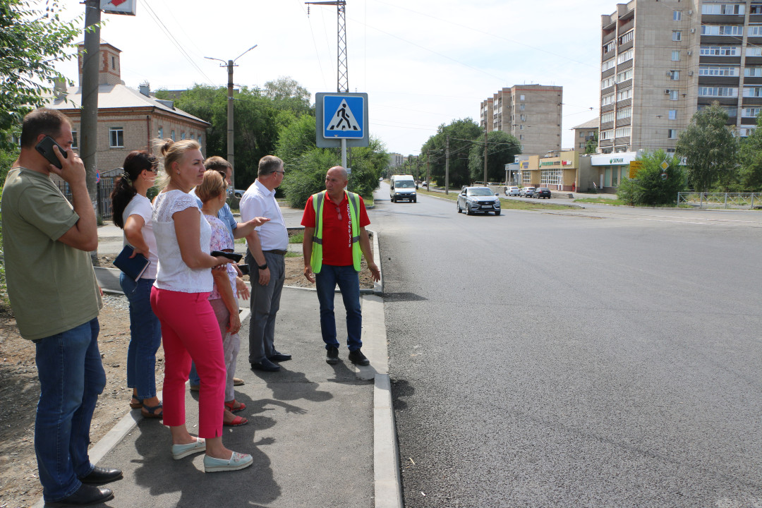 Кировоград новости сегодня. Кировоград новости. Приемка дороги. Карманы на тротуаре. Кировоградская улица ремонт.