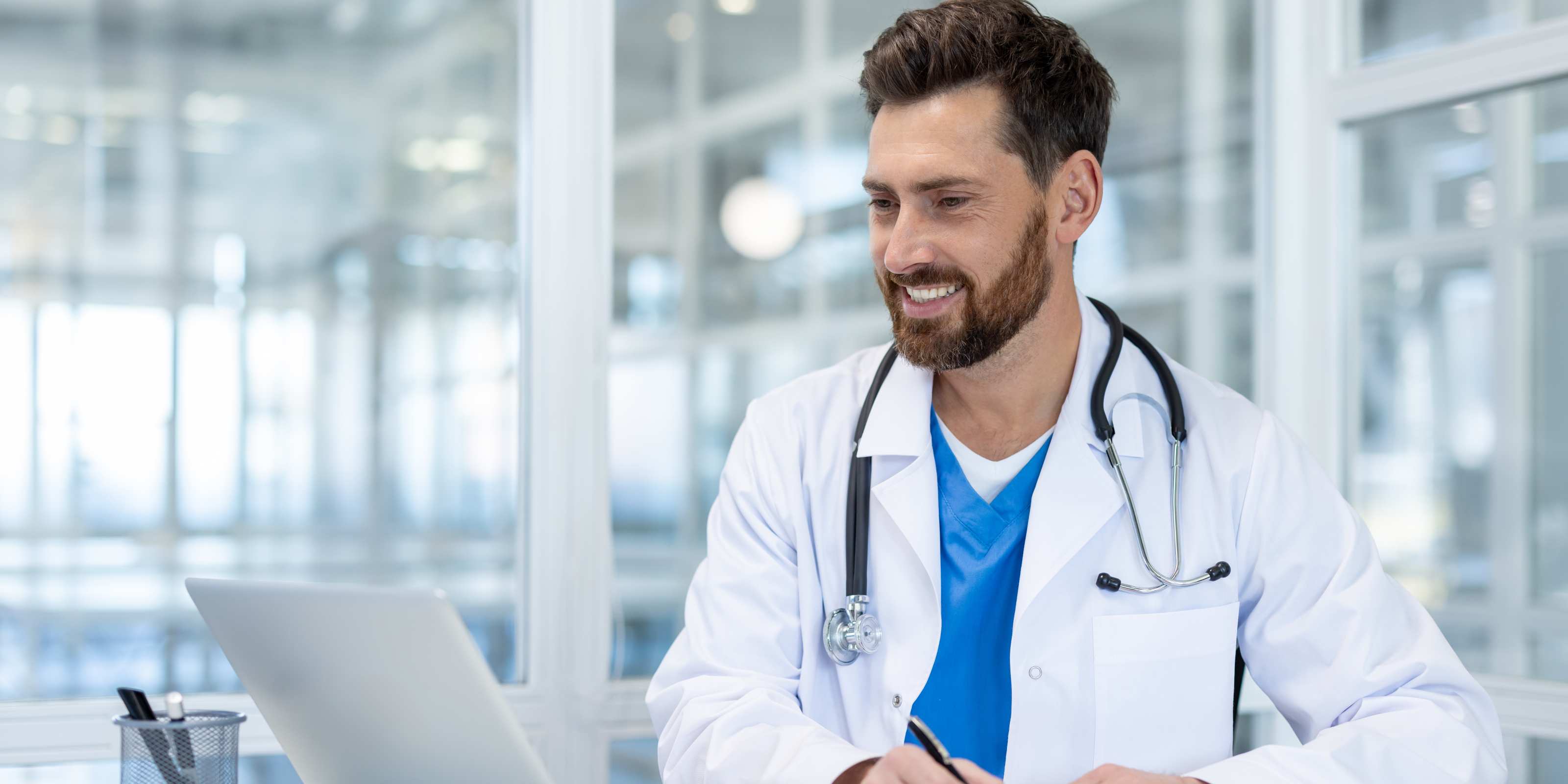 What Makes AI HIPAA-Compliant? A Guide for Doctors Using Clinical AI Article hero image