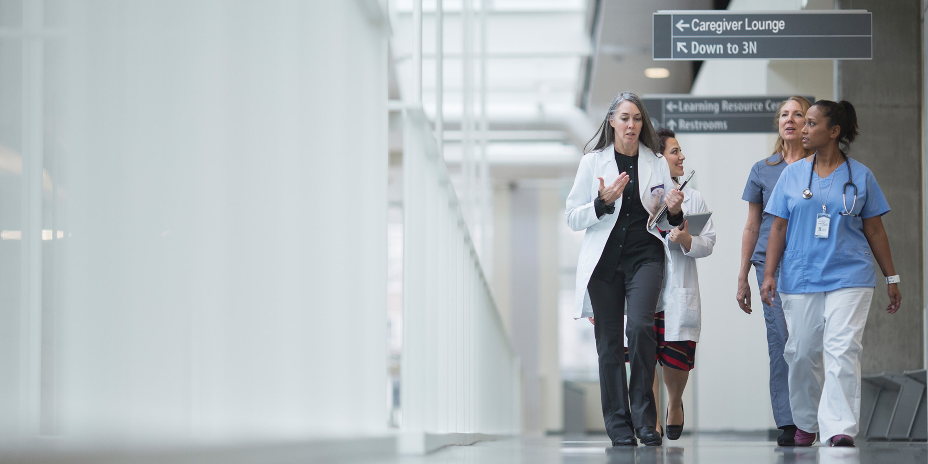 Pay for Female Doctors Increases in 2018, Narrowing The Gender Wage Gap