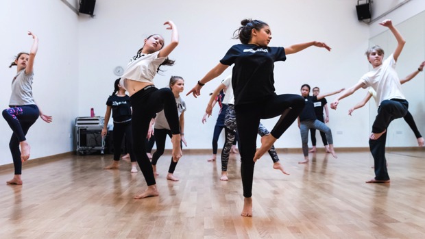 Lyrical Contemporary Dance (ages 4 - 10) - DanceWest