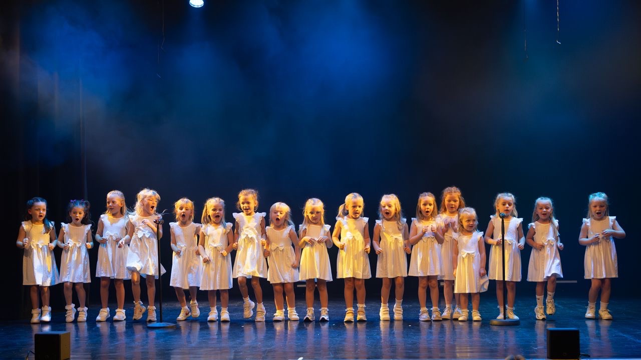 Wednesday Minis 3-5 years dance