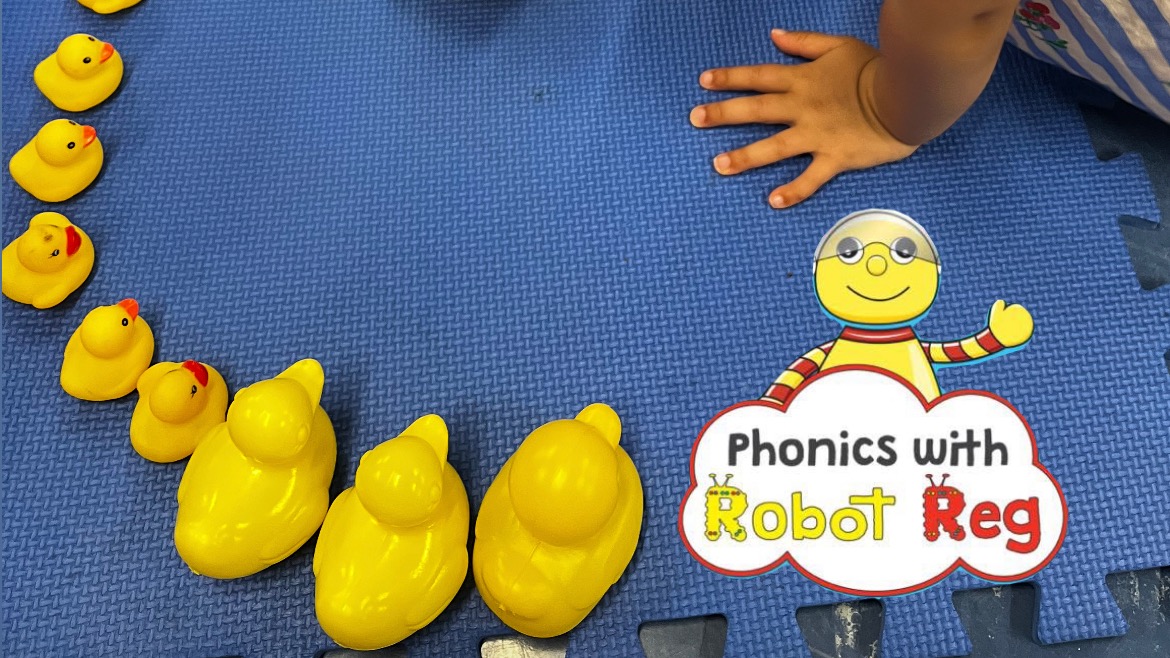 Phonics with Robot Reg - Minis class-Phonics with Robot Reg - Romford-0