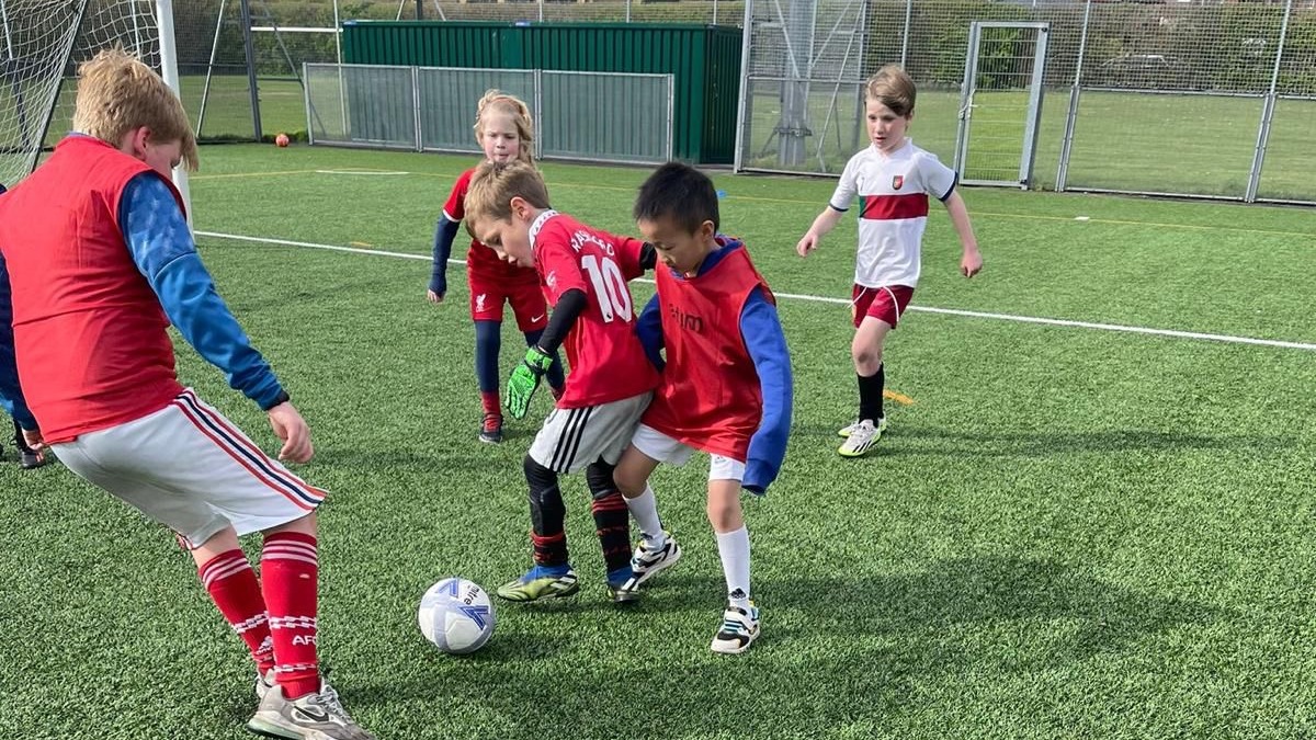 Banstead Juniors Football after school club Years 3/4/5 & 6 - ESE Coaching