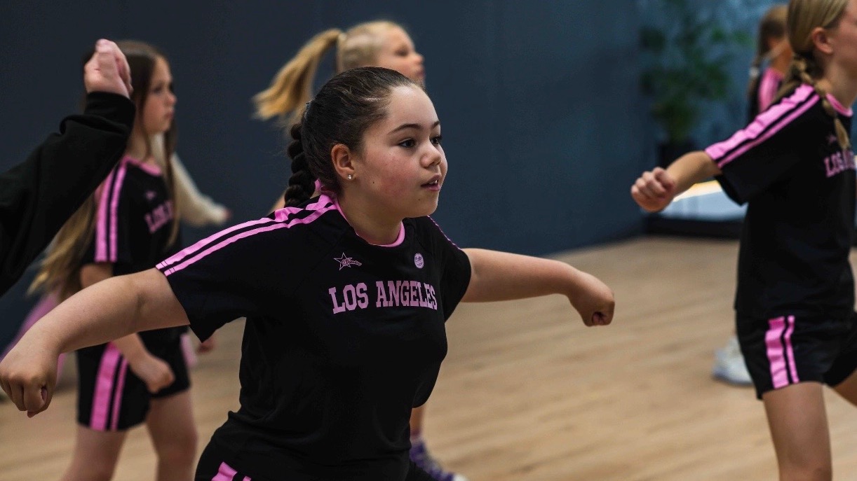 Pre-teen's Street Dance Foundations - Maidenhead — photo 4