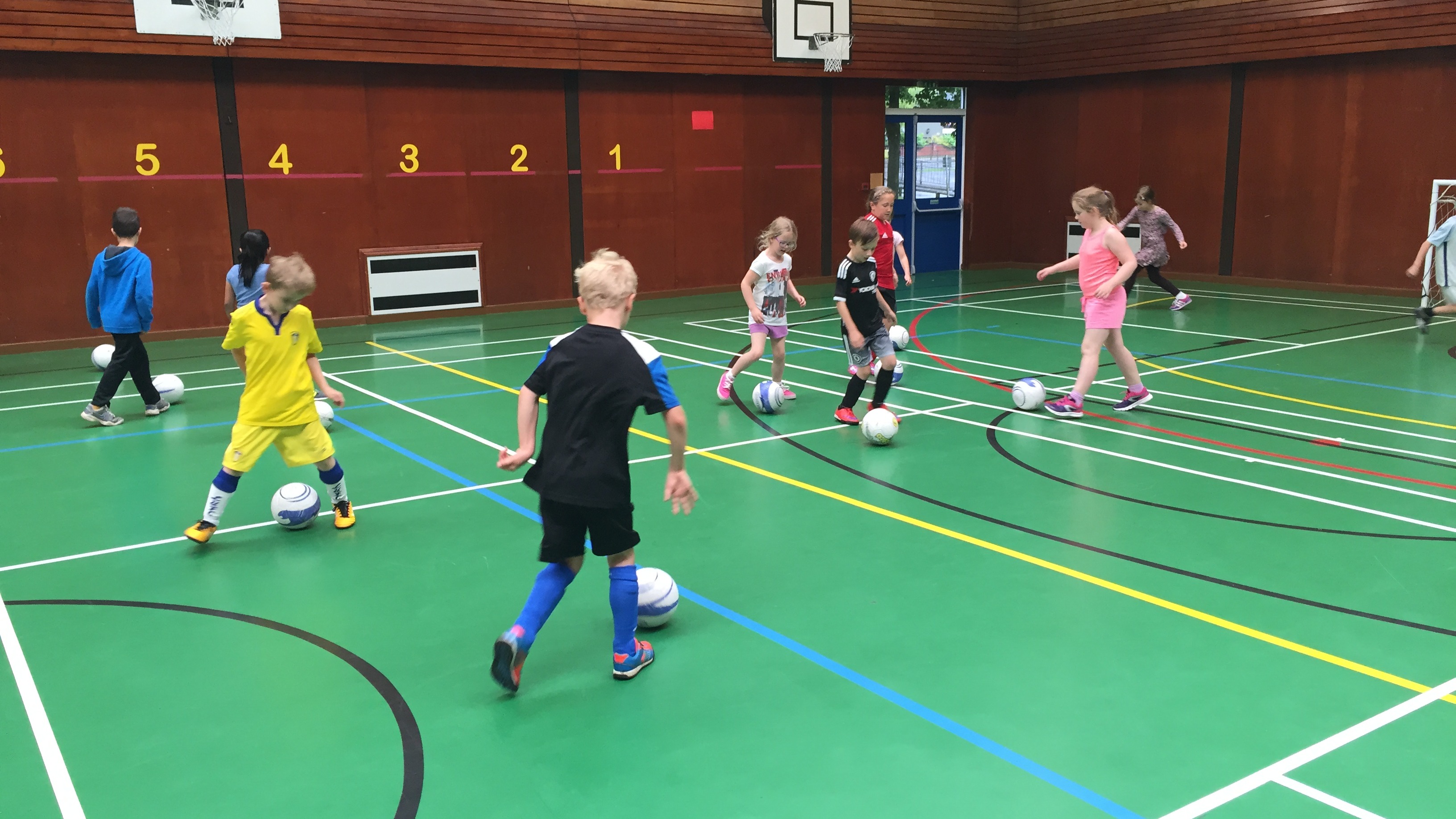Star Strike Football Coaching - Holgate (beginners) - Star Strike Football