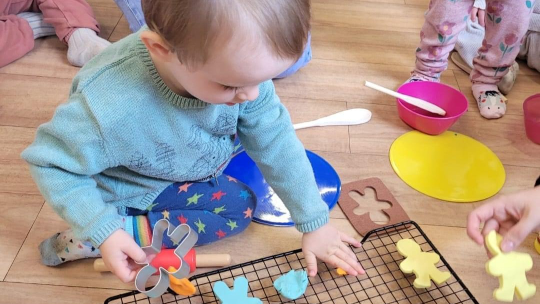 undefined-Phonics with Robot Reg - Hockley, Rayleigh & South Woodham Ferrers-5