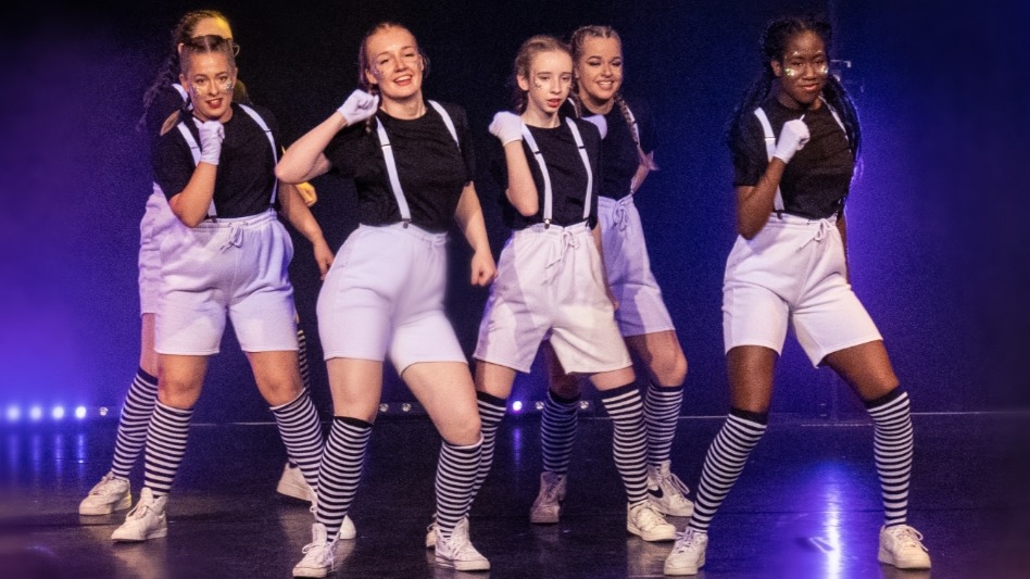 undefined-Dance No End-2