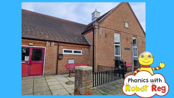 undefined-Phonics with Robot Reg Thurrock-3