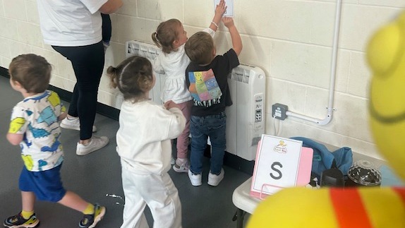 Pre School Phonics with Robot Reg (Lomas Hall)-Phonics with Robot Reg - South Yorkshire West-2
