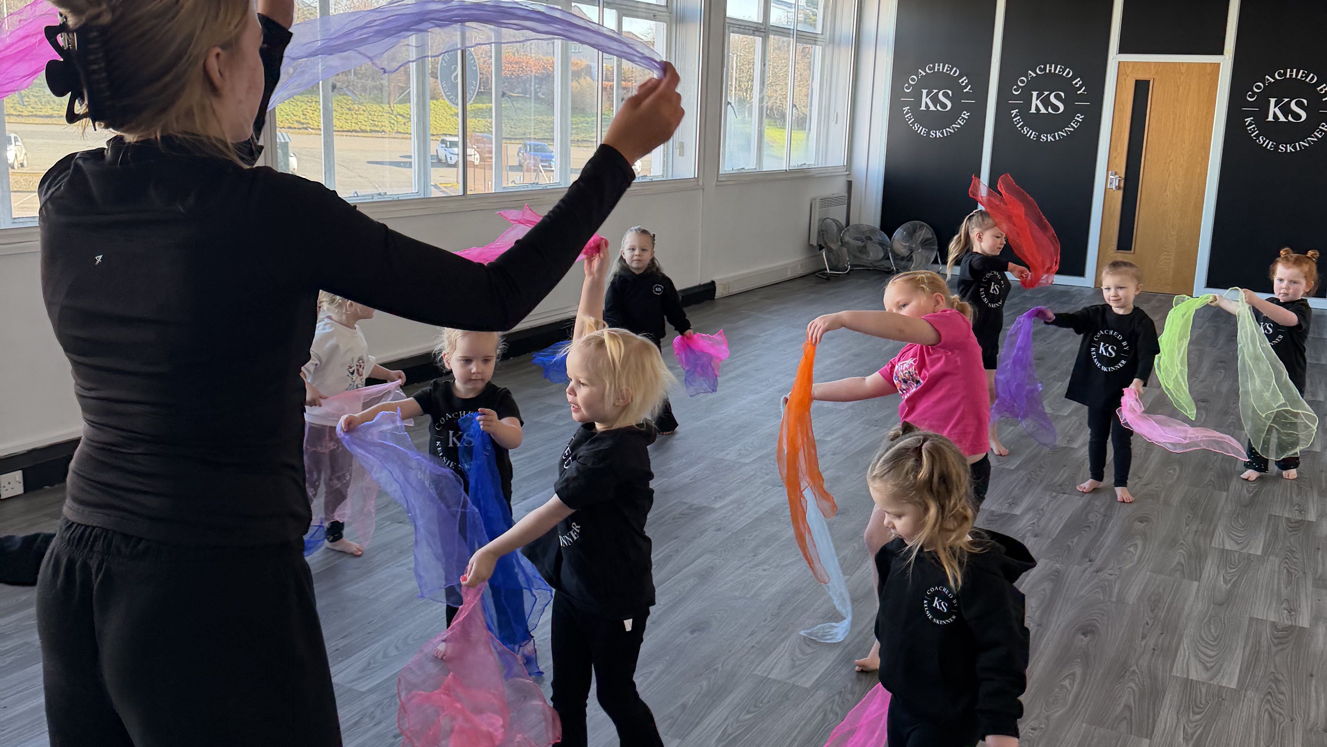 Mini Dancer — photo 3