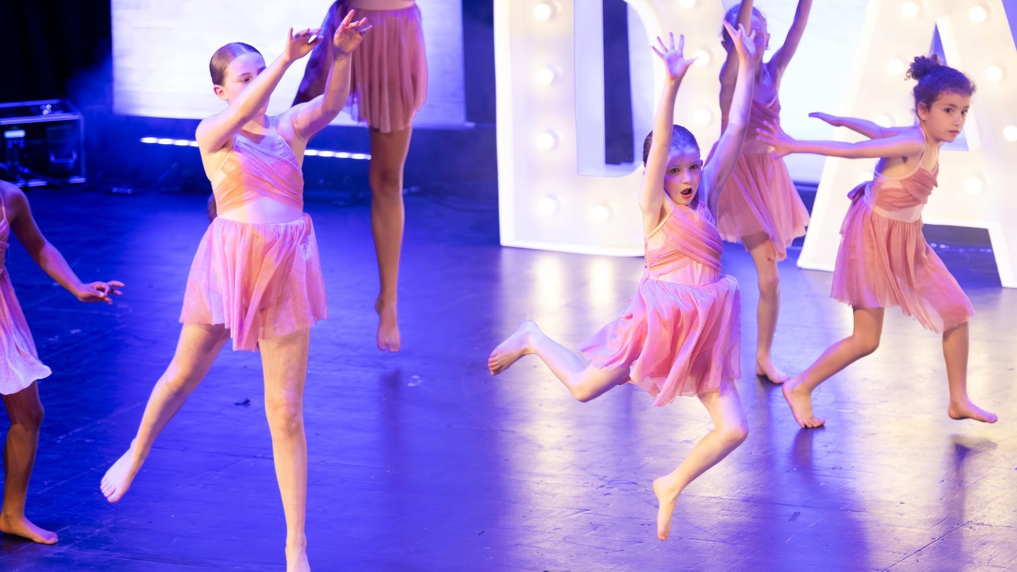 Dance Inc. Studio BEARSDEN - P5+ Contemporary — photo 2