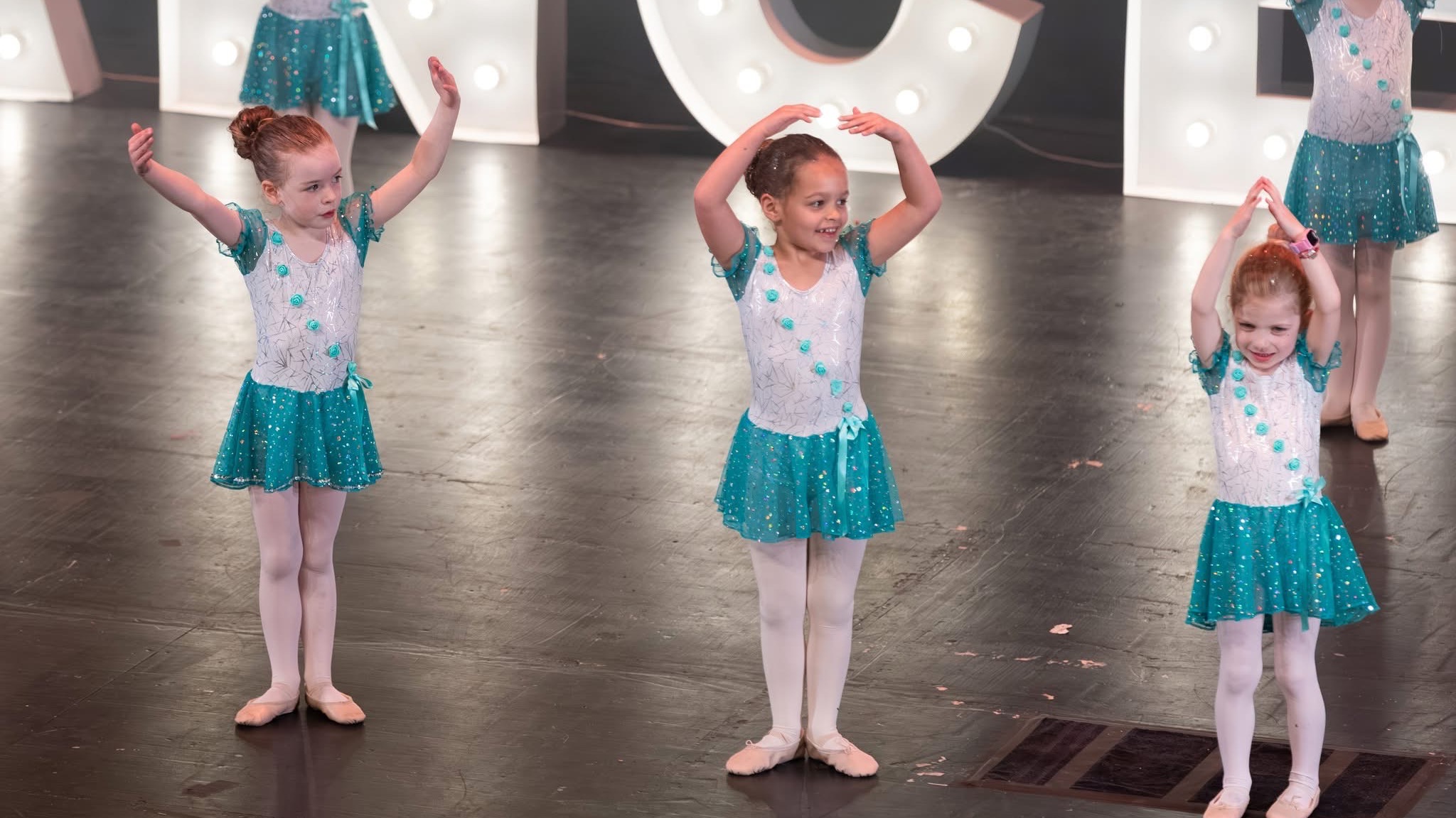 Dance Inc. Studio BEARSDEN - P1-2 Ballet/Contemporary — photo 2