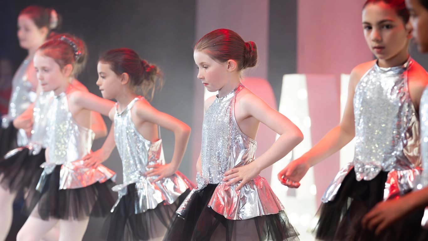Dance Inc. Studio BEARSDEN - P5+ Tap and Jazz