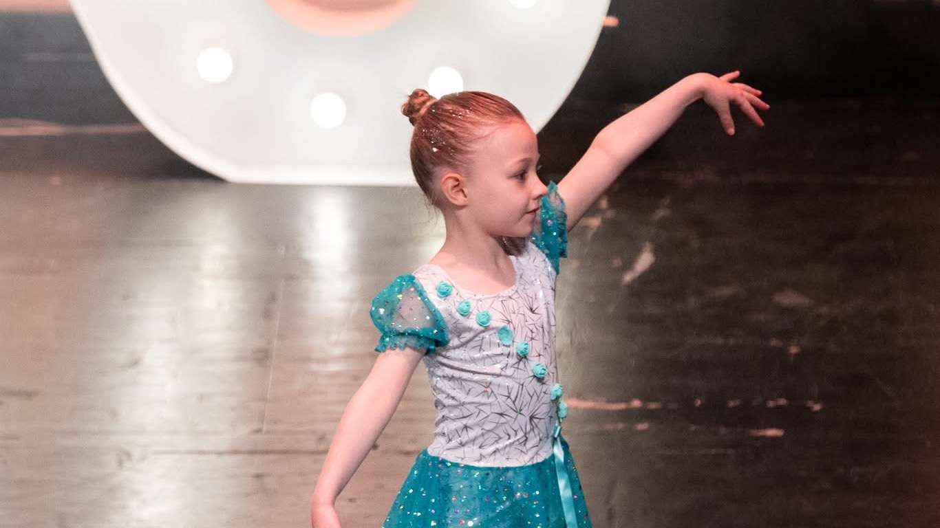 Dance Inc. Studio BEARSDEN - P1-2 Ballet/Contemporary — photo 4