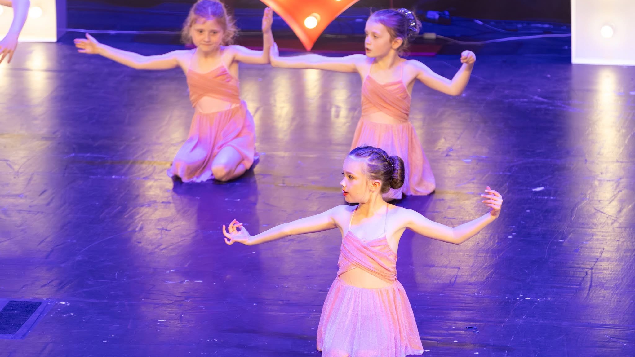 Dance Inc. Studio BEARSDEN - P5+ Contemporary — photo 4