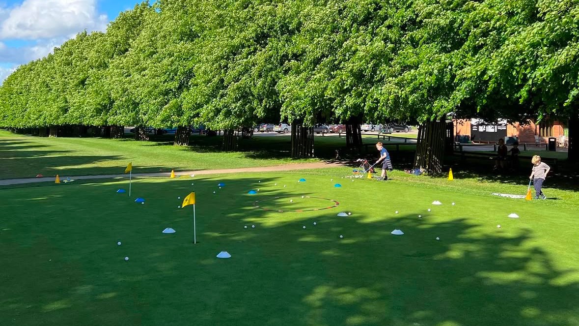 Entry to Junior Golf Group