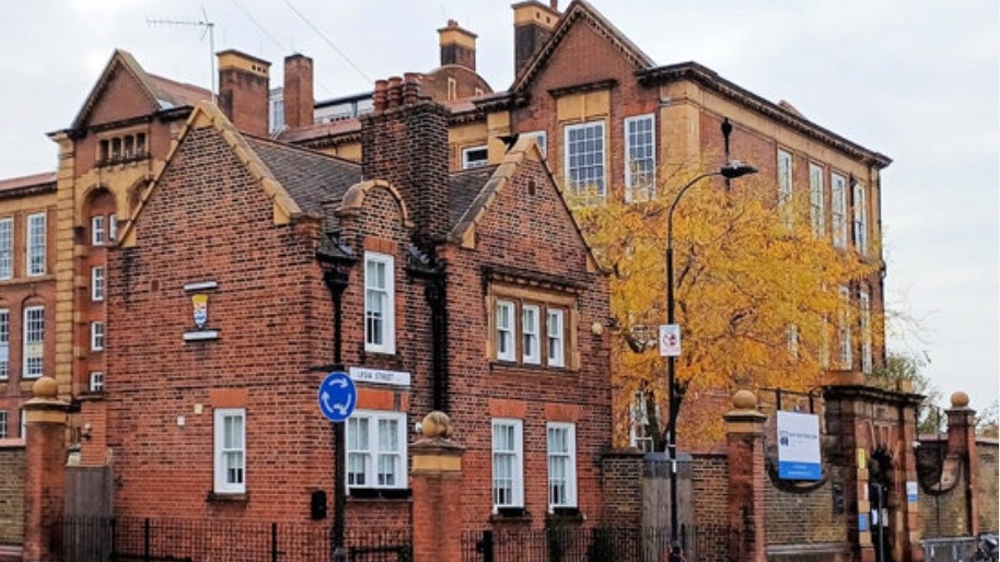 Queens Manor French Club - Douce France London