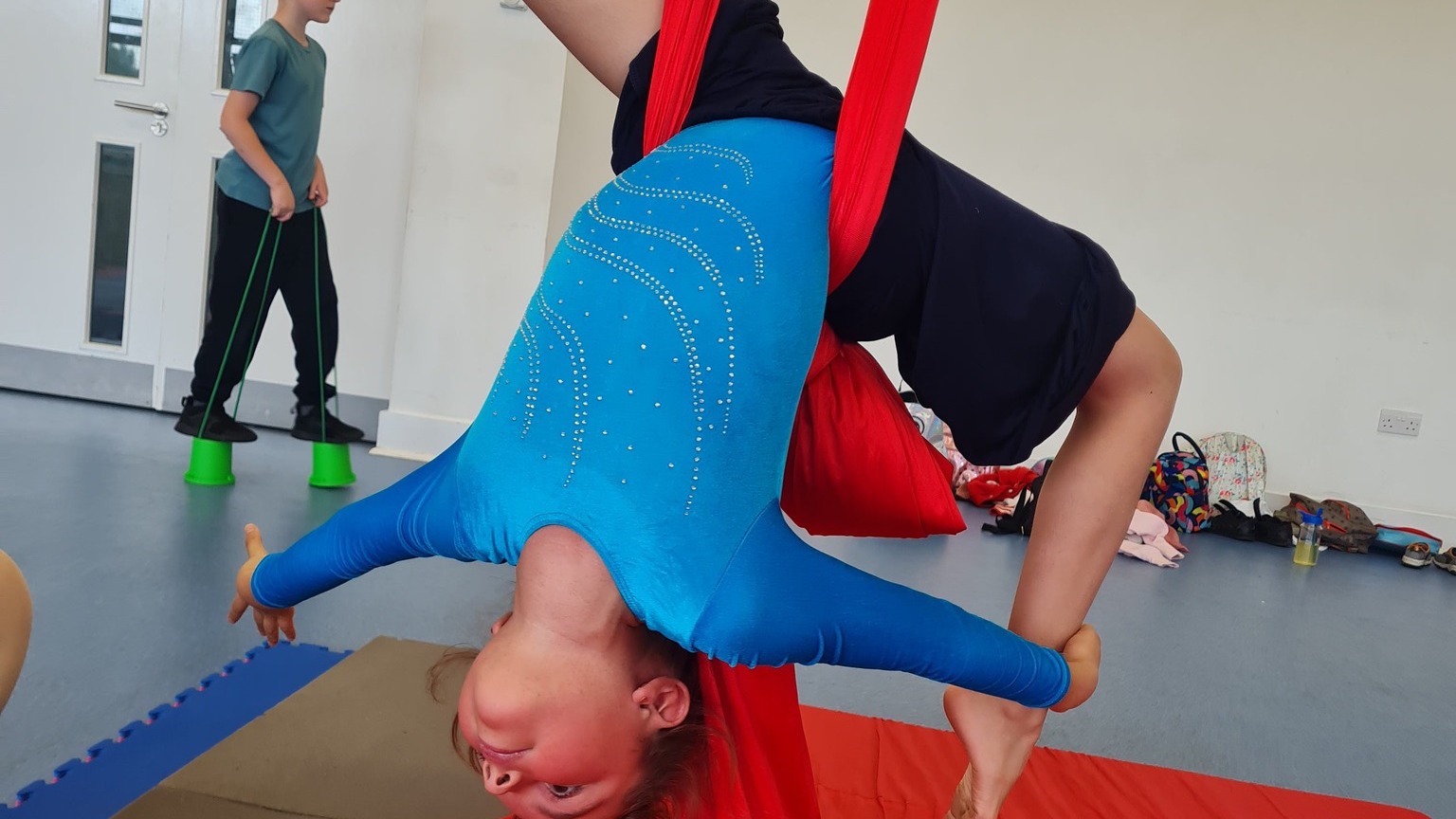 AERIAL SKILLS 5+ - Showtime Circus Huntingdon