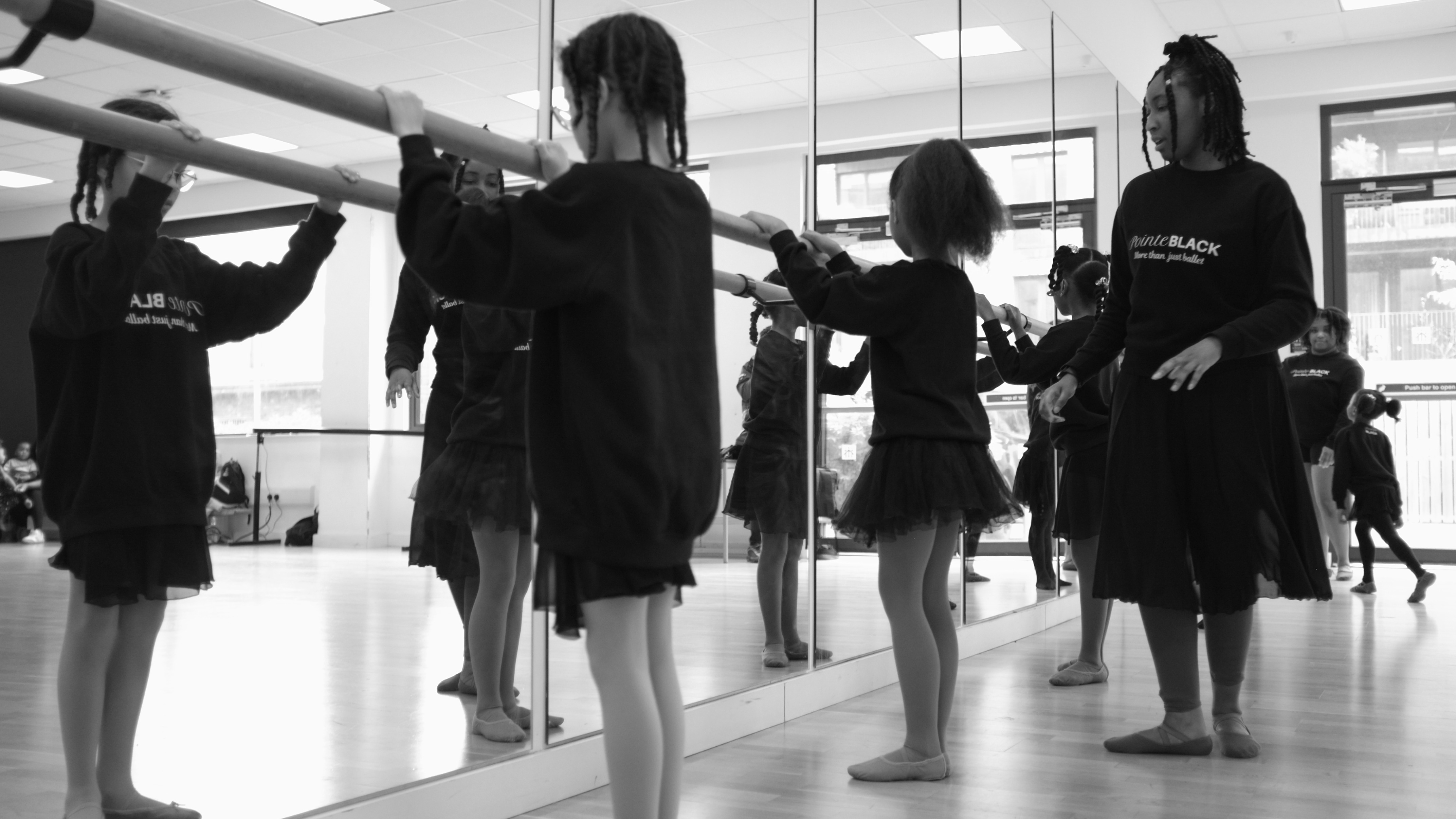 M Troupe Battersea: Winter Term #1 - PointeBlack