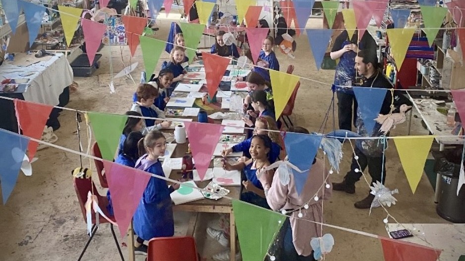 Keystage 1/2  (age 4-11) Art class-CreARTives-0