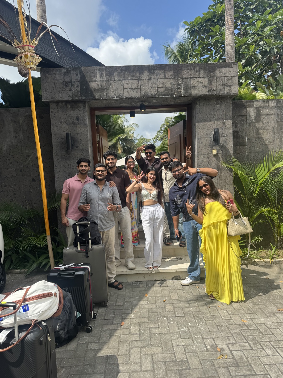 The whole Bali Loop group together