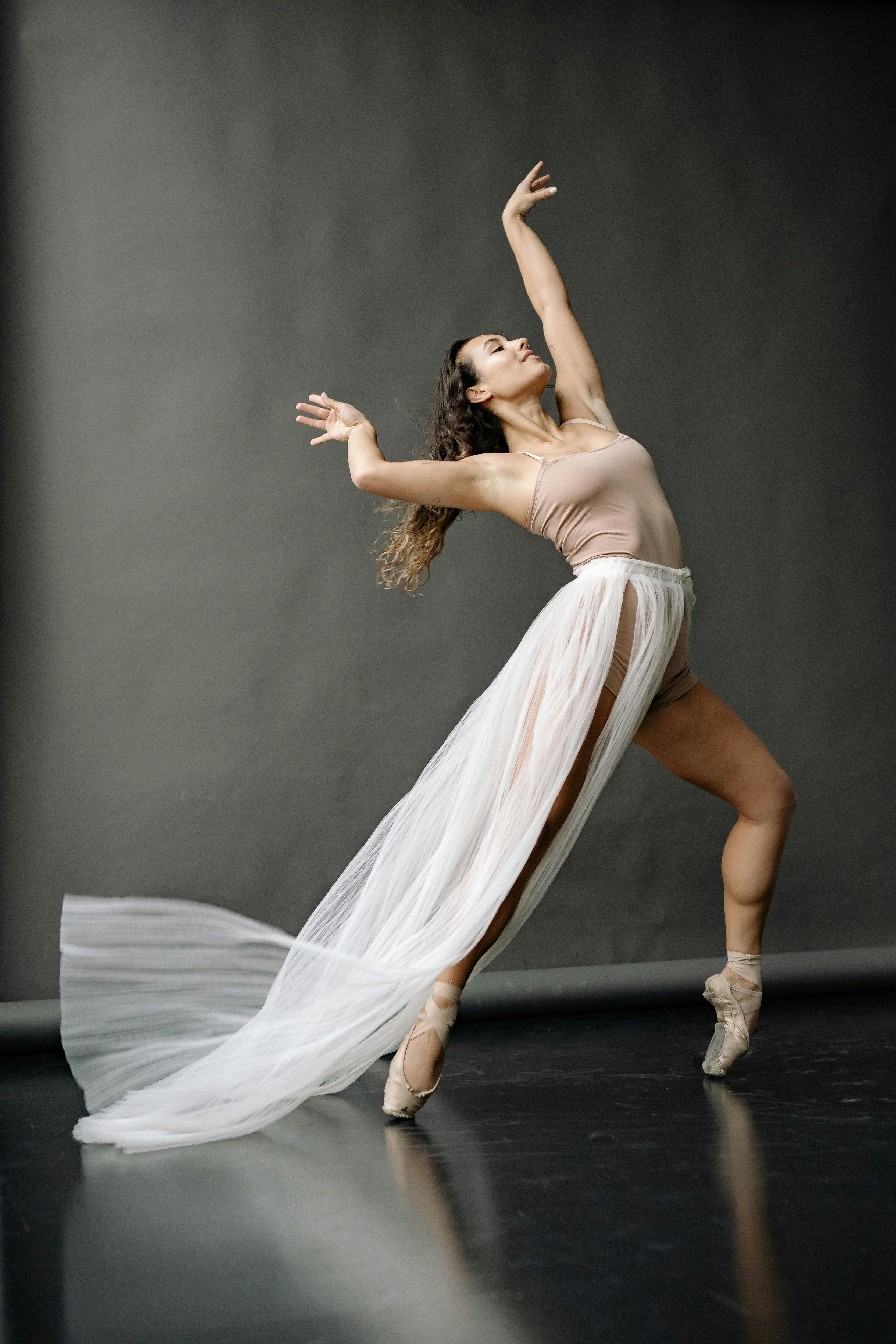contemporary-ballet-dancer