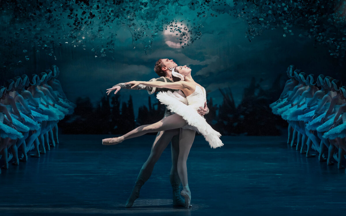 Swan Lake - Ballet de Santiago - Ballet Performance