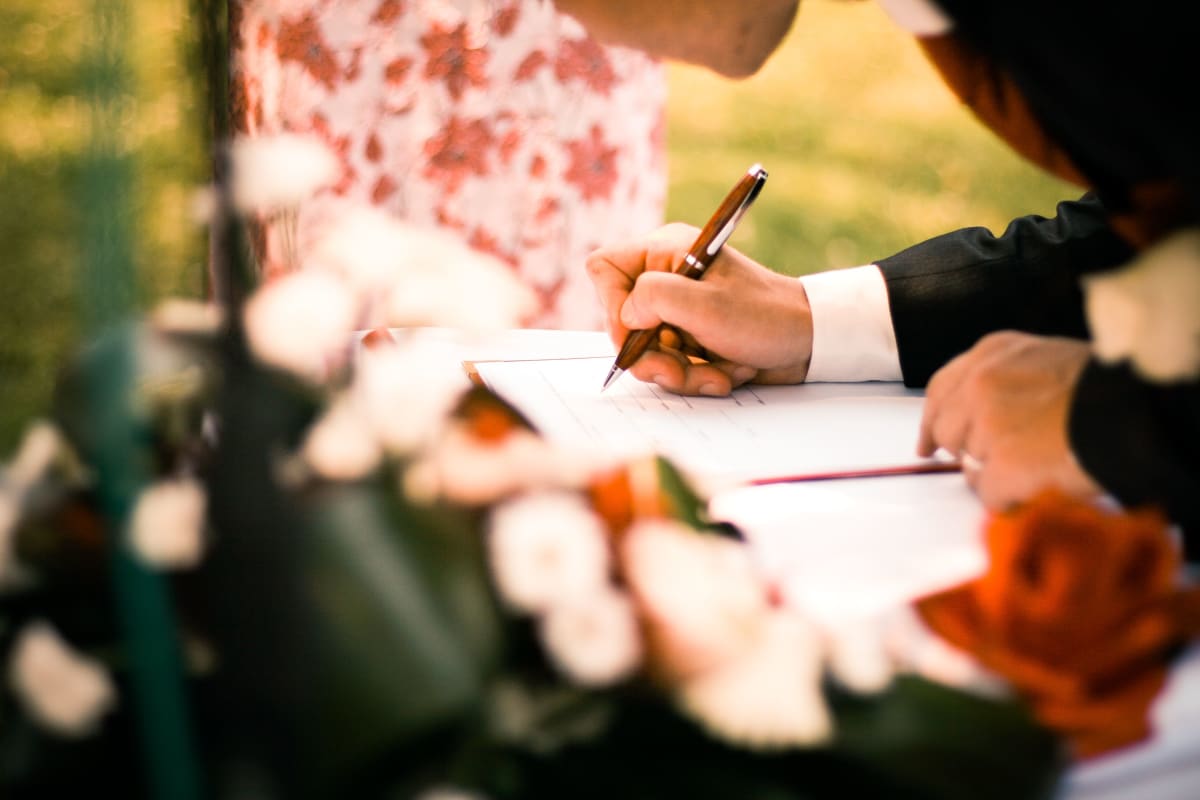 Tafweed al-talaq in nikah contract — wife's right to divorce delegated by husband